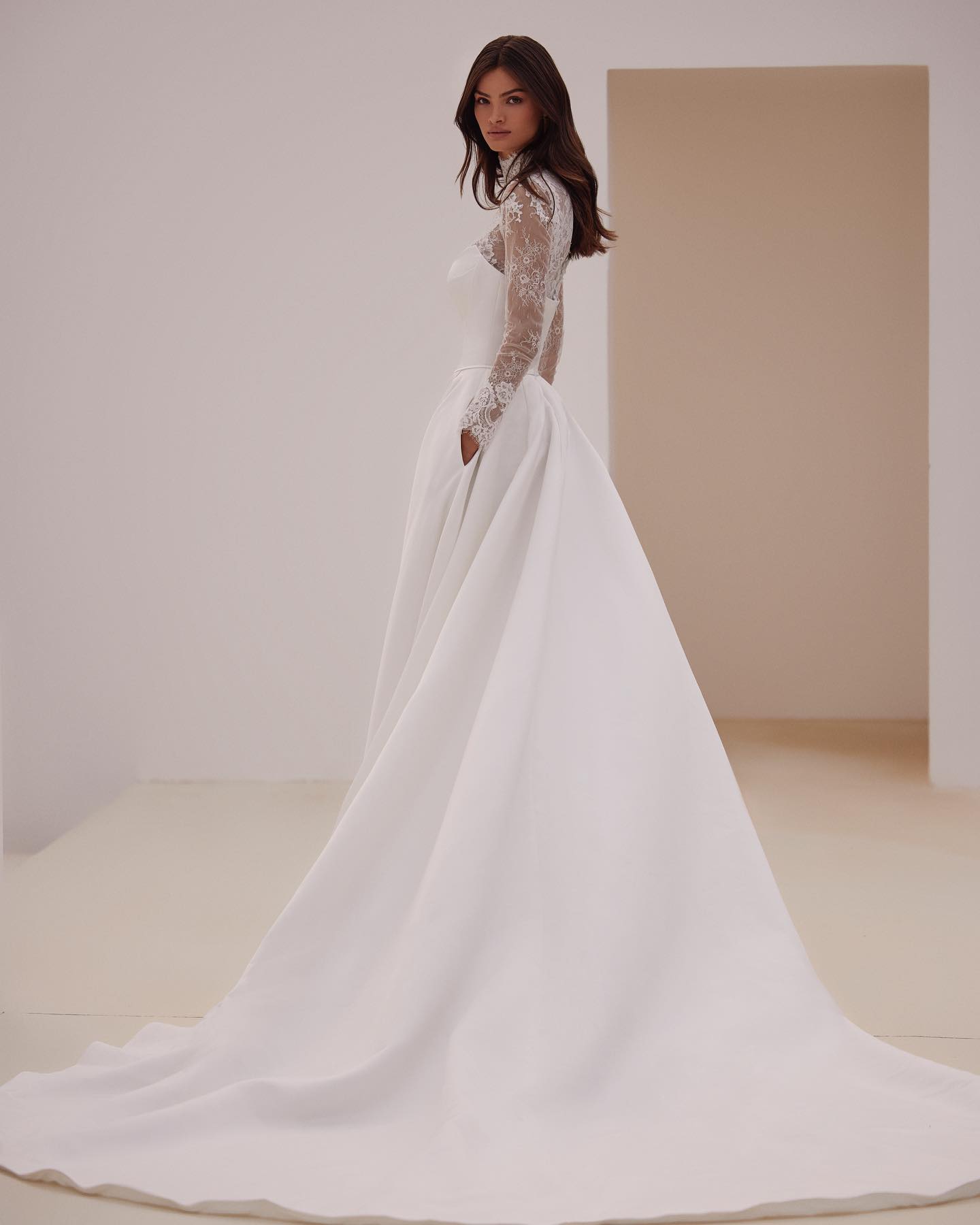 Milla Nova A Line Dress Two Pieces High Neck Lace Wedding Dresses Vestidos De Novia Illusion Long Sleeves Designer Bridal Gowns 0515