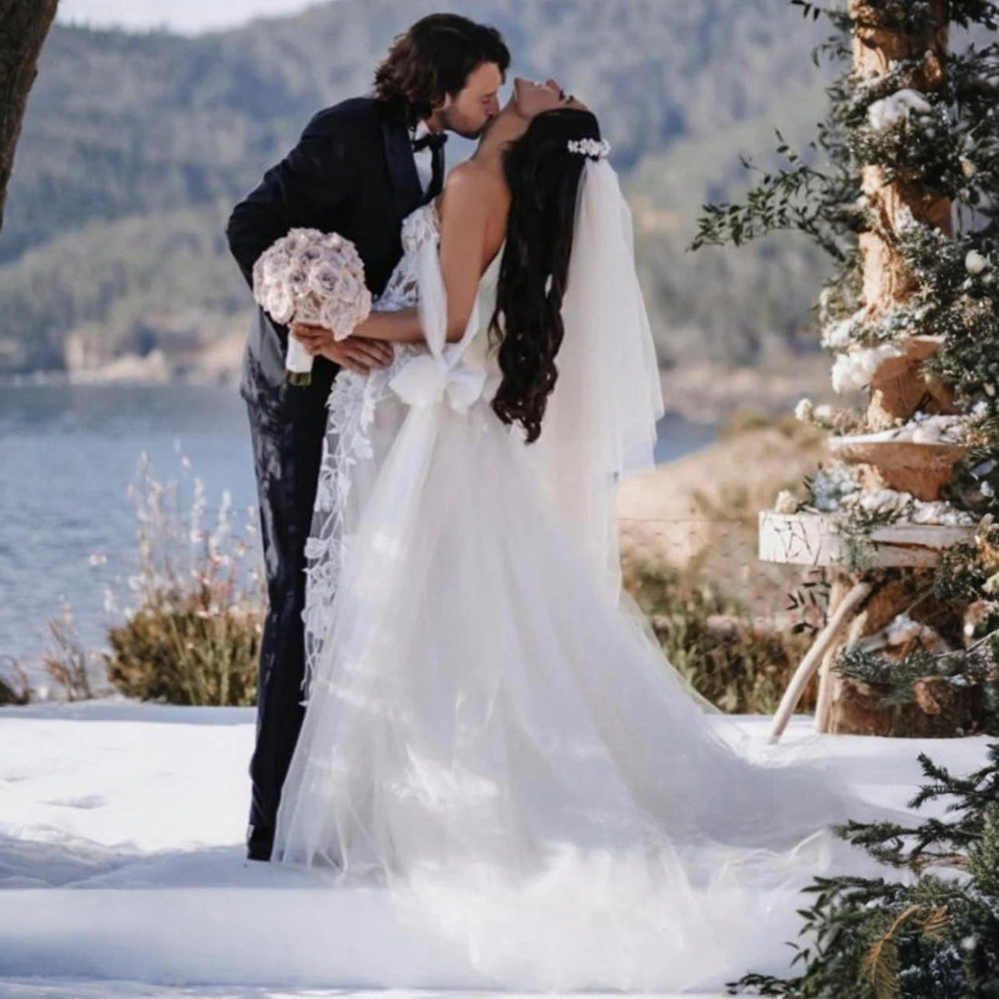 R&W A e Wedding Dresses Off Shoulder 3D wers Appliqued Lace Beaded Draped Bridal Dress Bride Tiered Tulle Marriage for African Arabic Black Women D138