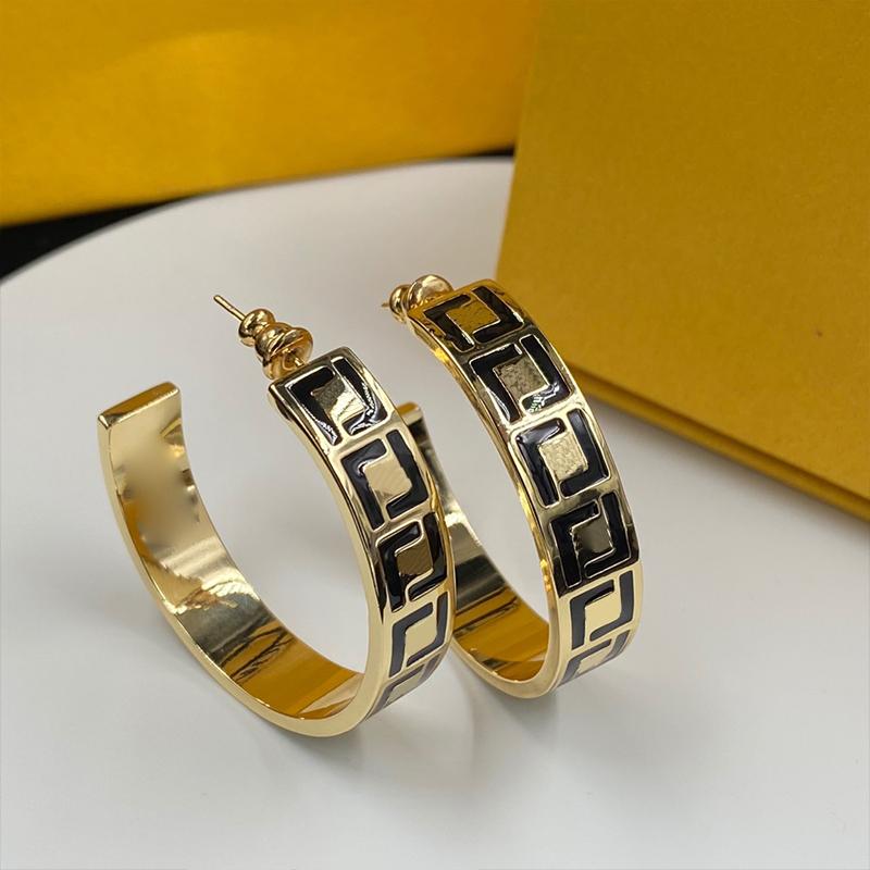 Letters Earrings Designer Simple Earing Stud for Women Classic Vintage Luxury Round Ear Studs for Gifts Jewelry Accessories