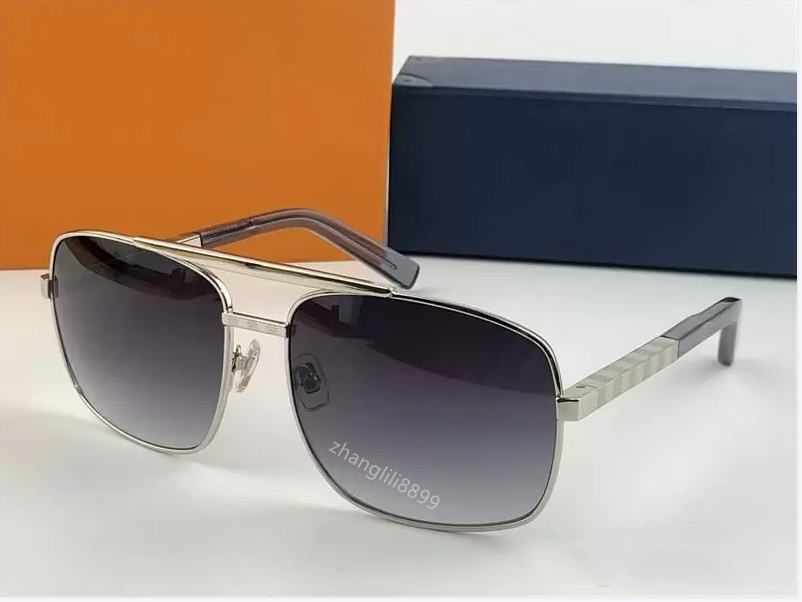 Retro Men - Classic Frame Sunglasses with UV 400 Protection, Vintage Square Sunglasses, Lightweight for Daily Use Z260306