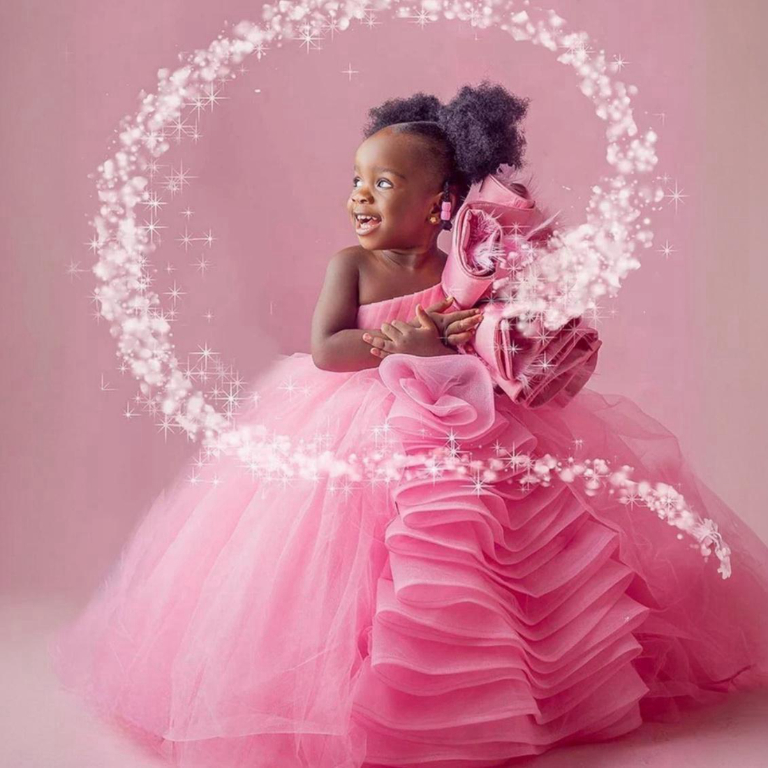African Pink Flower Girl Dresses One Shoulder Tiered Tulle Organza Flowergirl Dresses Feather Decorated Tiered Tulle Girls Birthday Party Gowns for Bl
