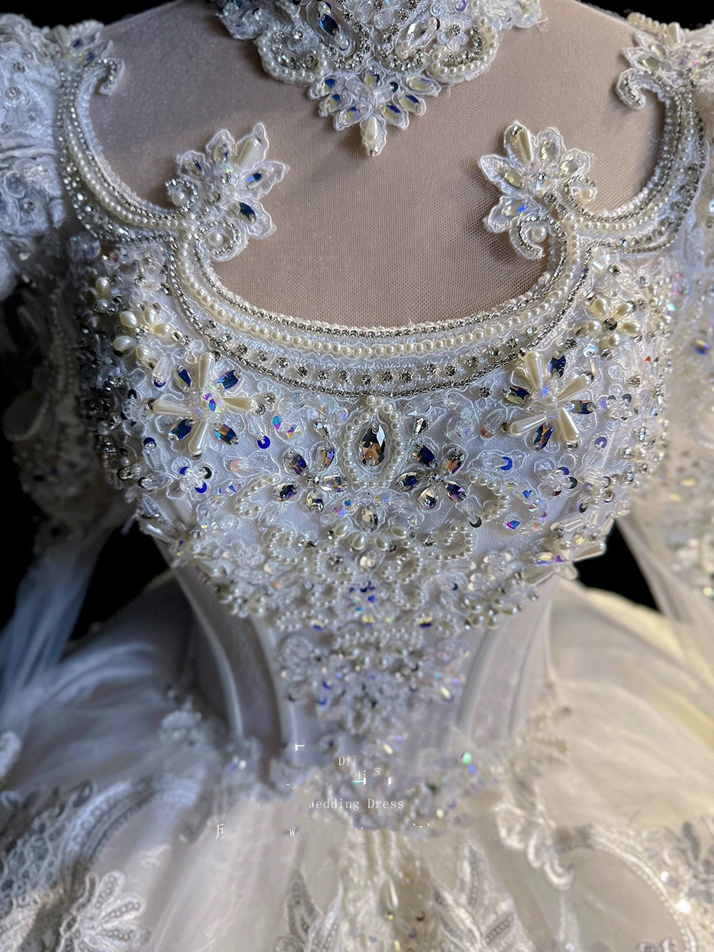 A E Arabic Dresses New Designer Top Quality Ball Gorgeous Sweep Train Crystals Pearls Beaded Wedding Gowns Lace Appliques Bridal Gown Ppliques 6660306