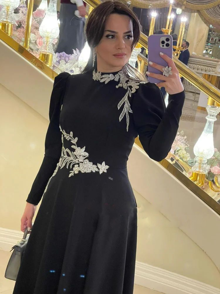 Black Formal Dresses 2024 High Neck Long Sleeve Beaded Muslim Evening Gown Floor Length Satin Arabic Dubai Womens Prom Gowns 326 S S