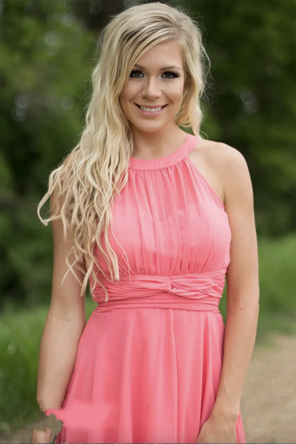 2024 Cheap Country Coral Bridesmaid Dresses Jewel Neck Chiffon Knee Length Wedding Guest Wear Party Dresses Maid of Honor Gowns Under
