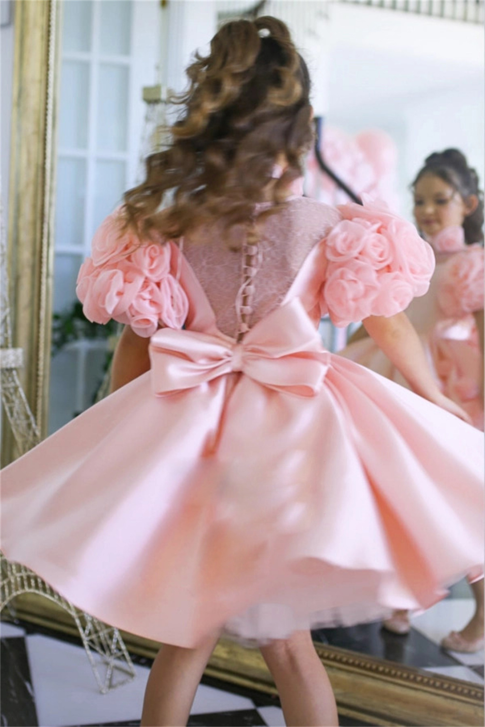 Lovely 3D Flowers Little Girl Dresses Satin O-Neck Bow Back Kids Birthday Party Gown A Line Knee Length Child Formal Prom Dress