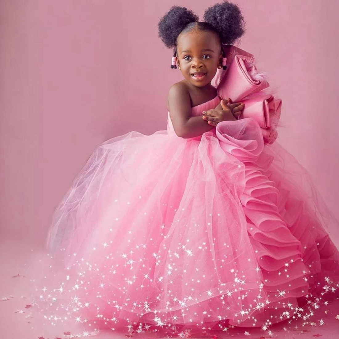 African Pink Flower Girl Dresses One Shoulder Tiered Tulle Organza Flowergirl Dresses Feather Decorated Tiered Tulle Girls Birthday Party Gowns for Bl