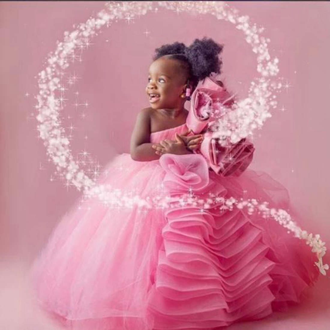 African Pink Flower Girl Dresses One Shoulder Tiered Tulle Organza Flowergirl Dresses Feather Decorated Tiered Tulle Girls Birthday Party Gowns for Bl