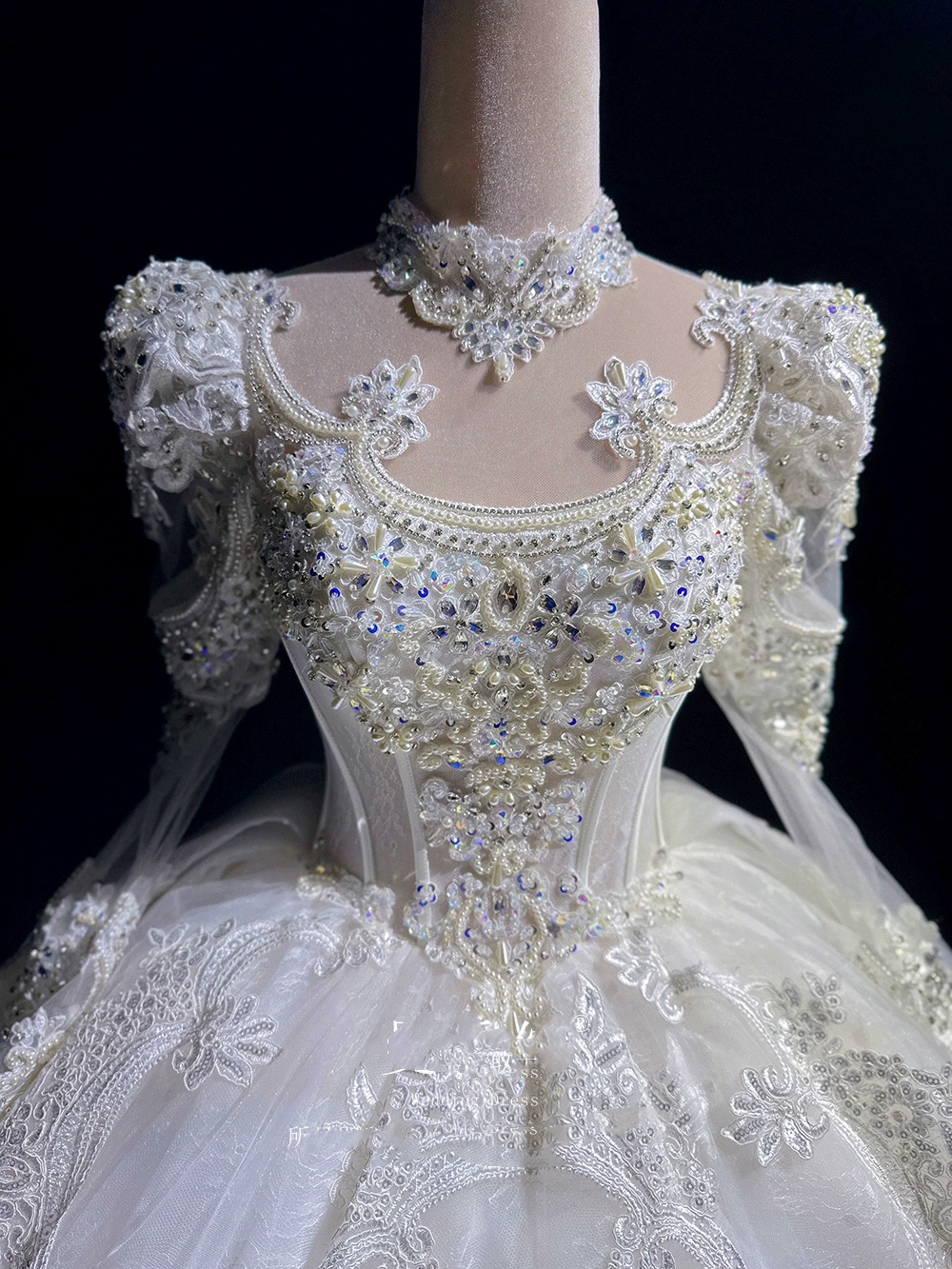 A E Arabic Dresses New Designer Top Quality Ball Gorgeous Sweep Train Crystals Pearls Beaded Wedding Gowns Lace Appliques Bridal Gown Ppliques 6660306