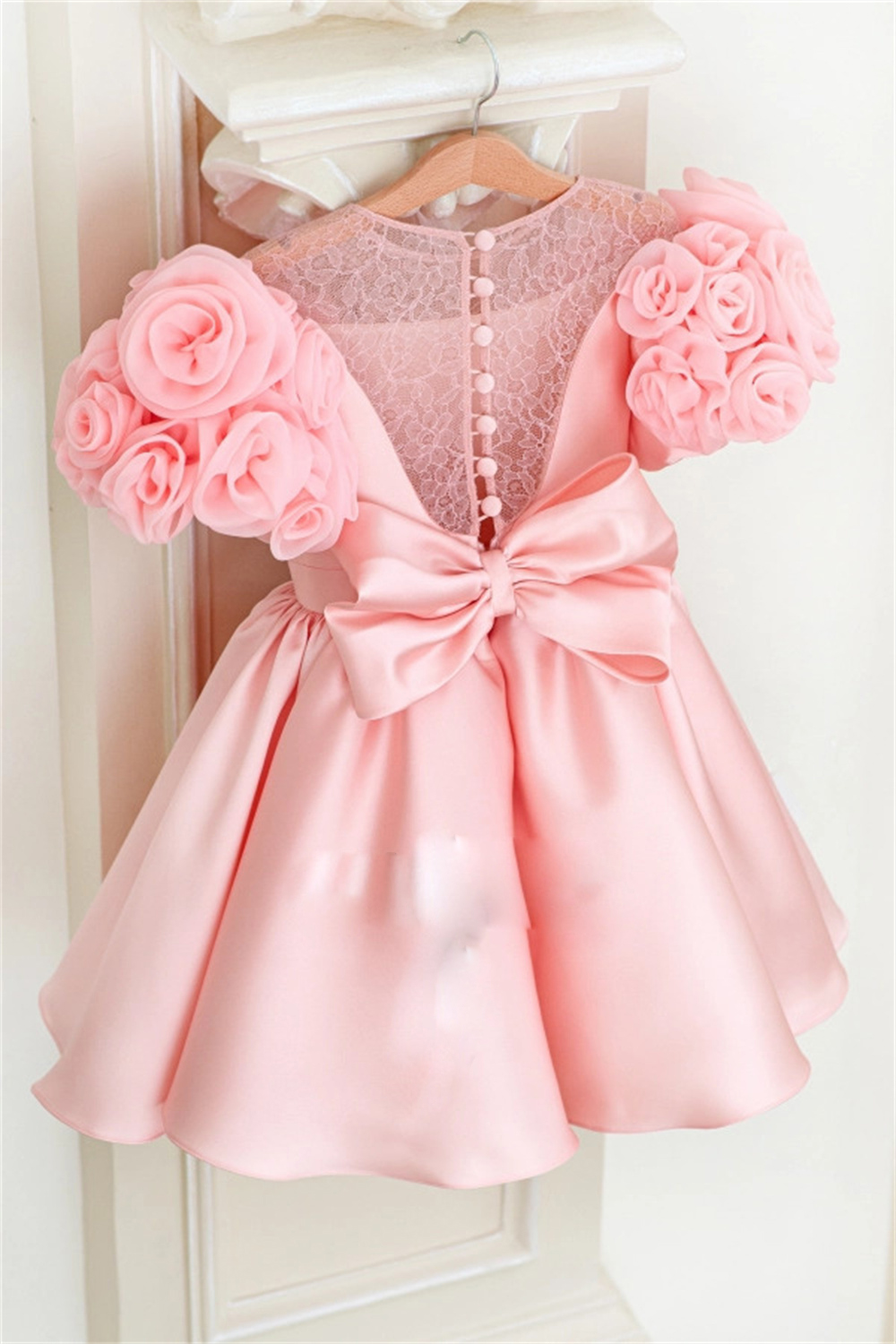 Lovely 3D Flowers Little Girl Dresses Satin O-Neck Bow Back Kids Birthday Party Gown A Line Knee Length Child Formal Prom Dress