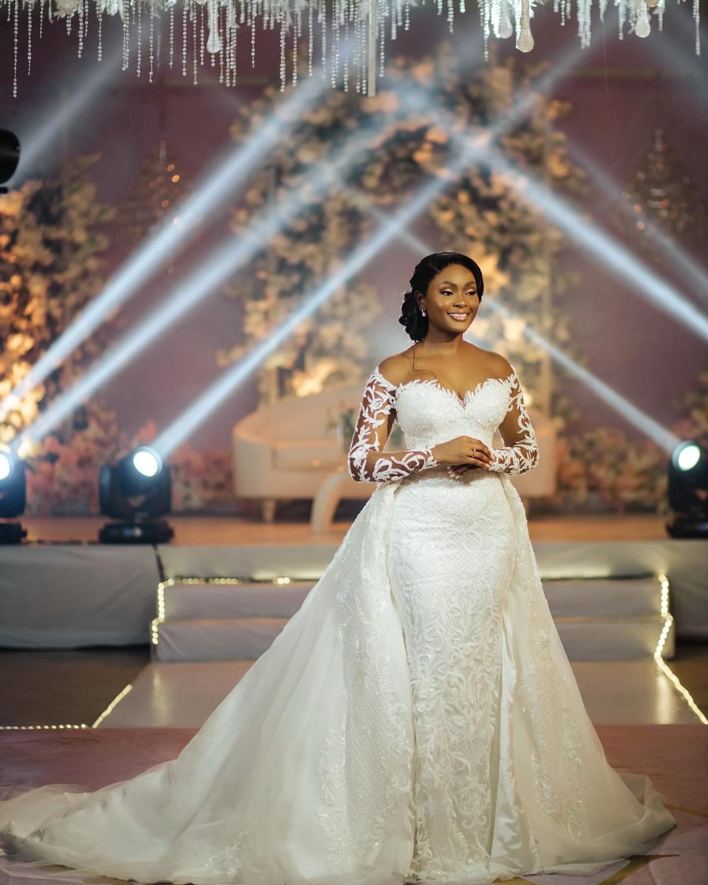 Ivory Lace Mermaid Wedding Dress | Detachable Train Bridal Gowns for Plus Size