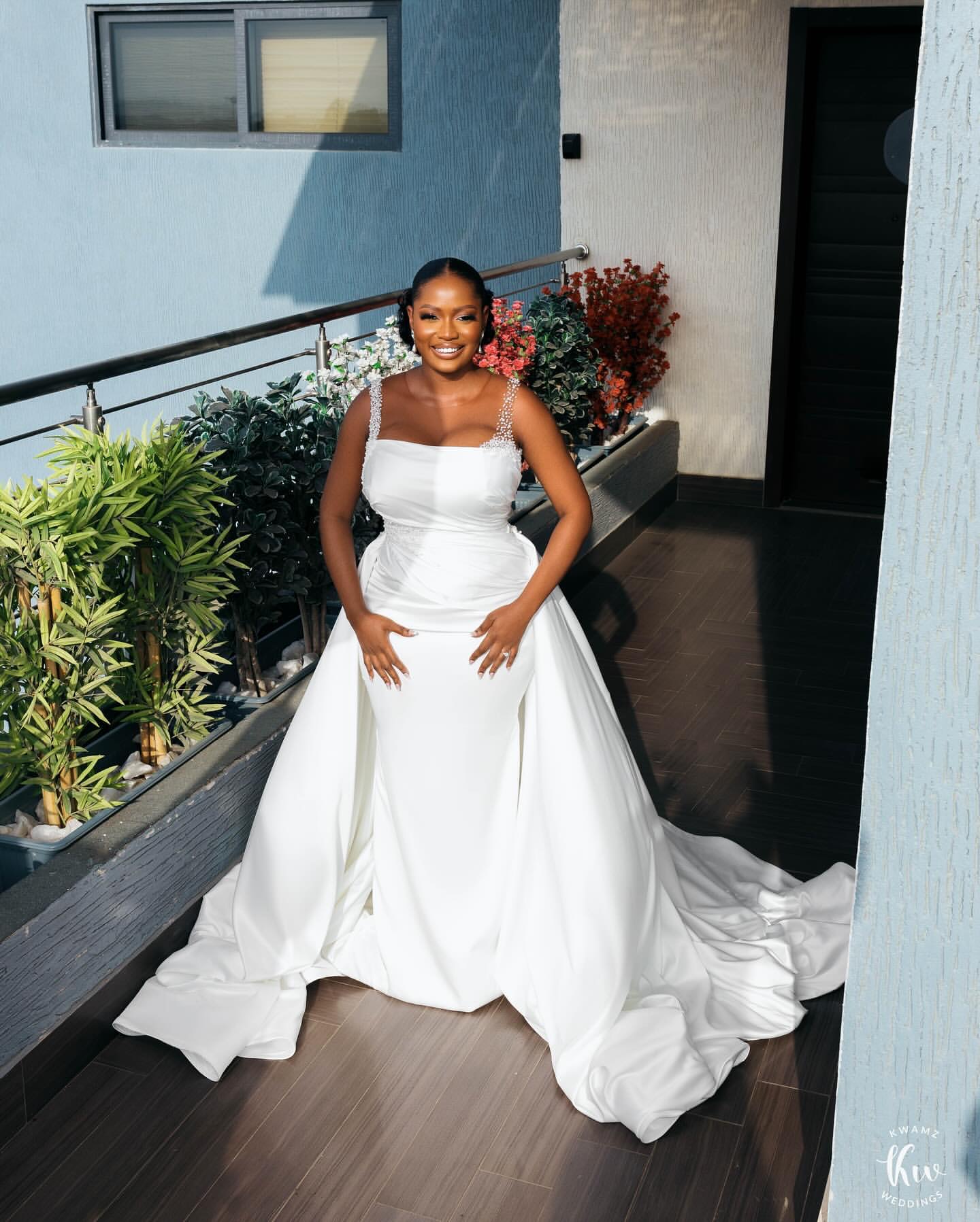 2024 Arabic Aso Ebi Plus Size Mermaid White Wedding Dress Beaded Detachable Train Satin Bridal Gowns Dresses ZJ104