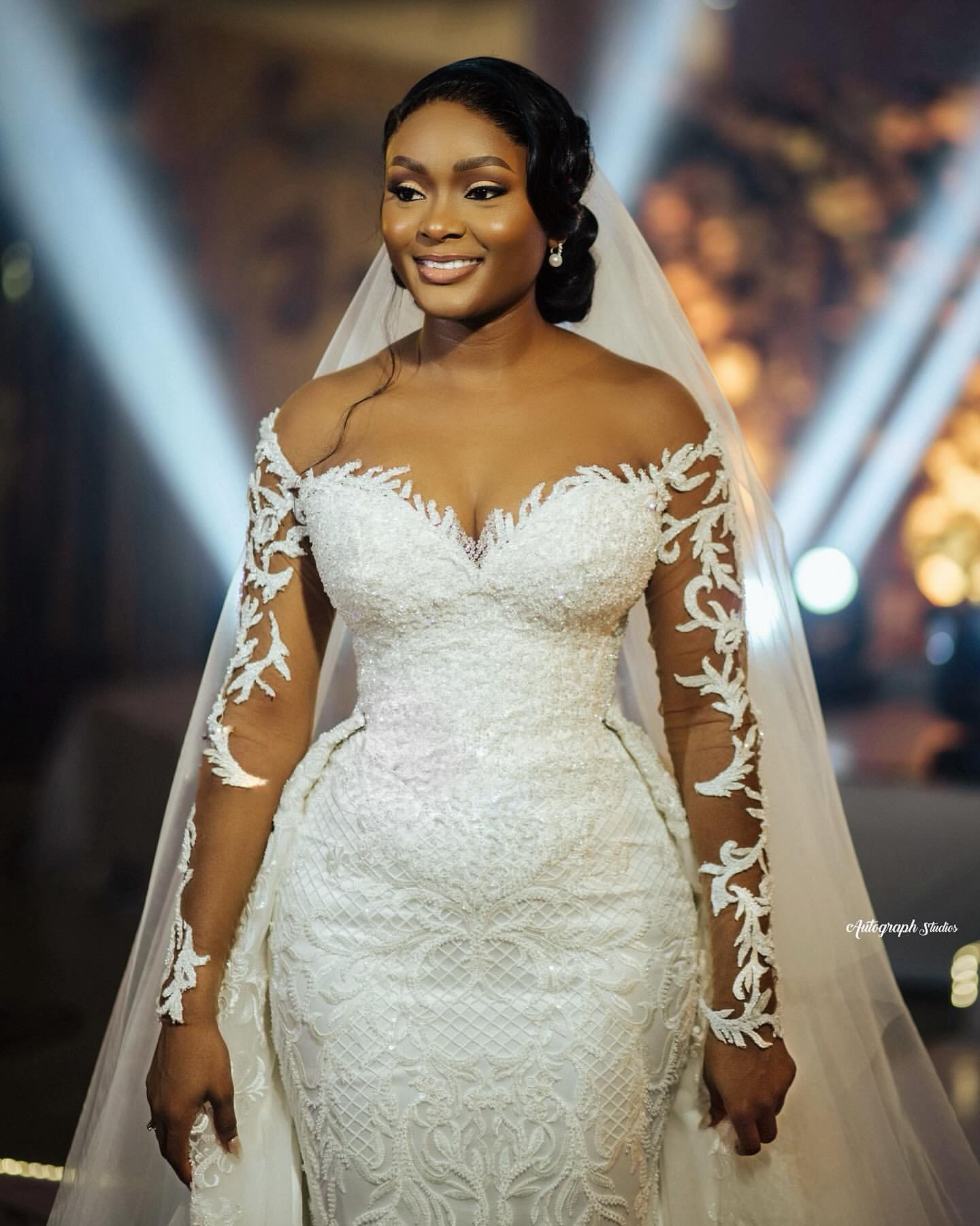 Ivory Lace Mermaid Wedding Dress | Detachable Train Bridal Gowns for Plus Size