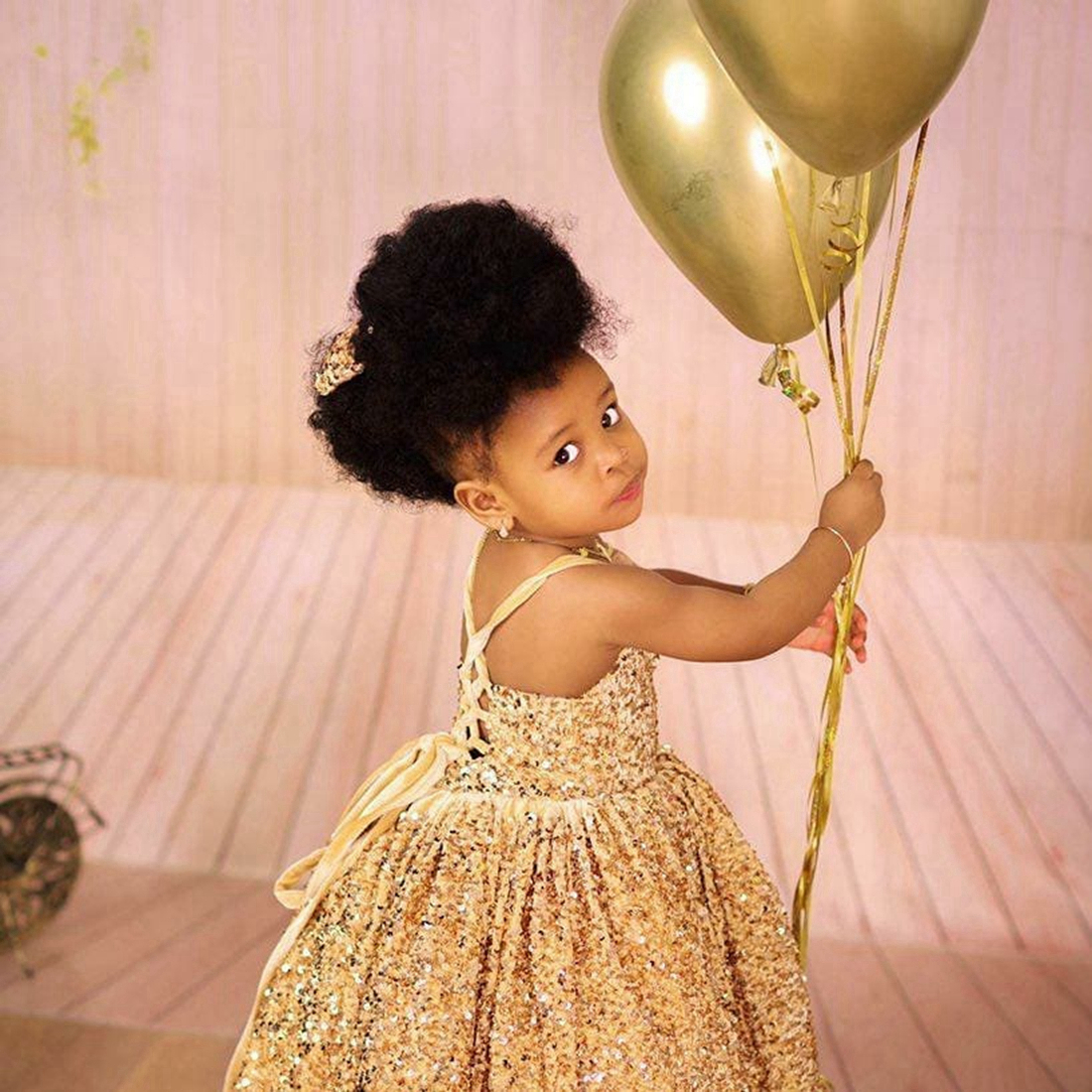 Sparkling Gold Flower Girl Dresses Spaghetti Straps Ball Gowns Princess Flowergirl Dresses Beaded Appliqued Lace Girls Birthday Party Gowns for Black 