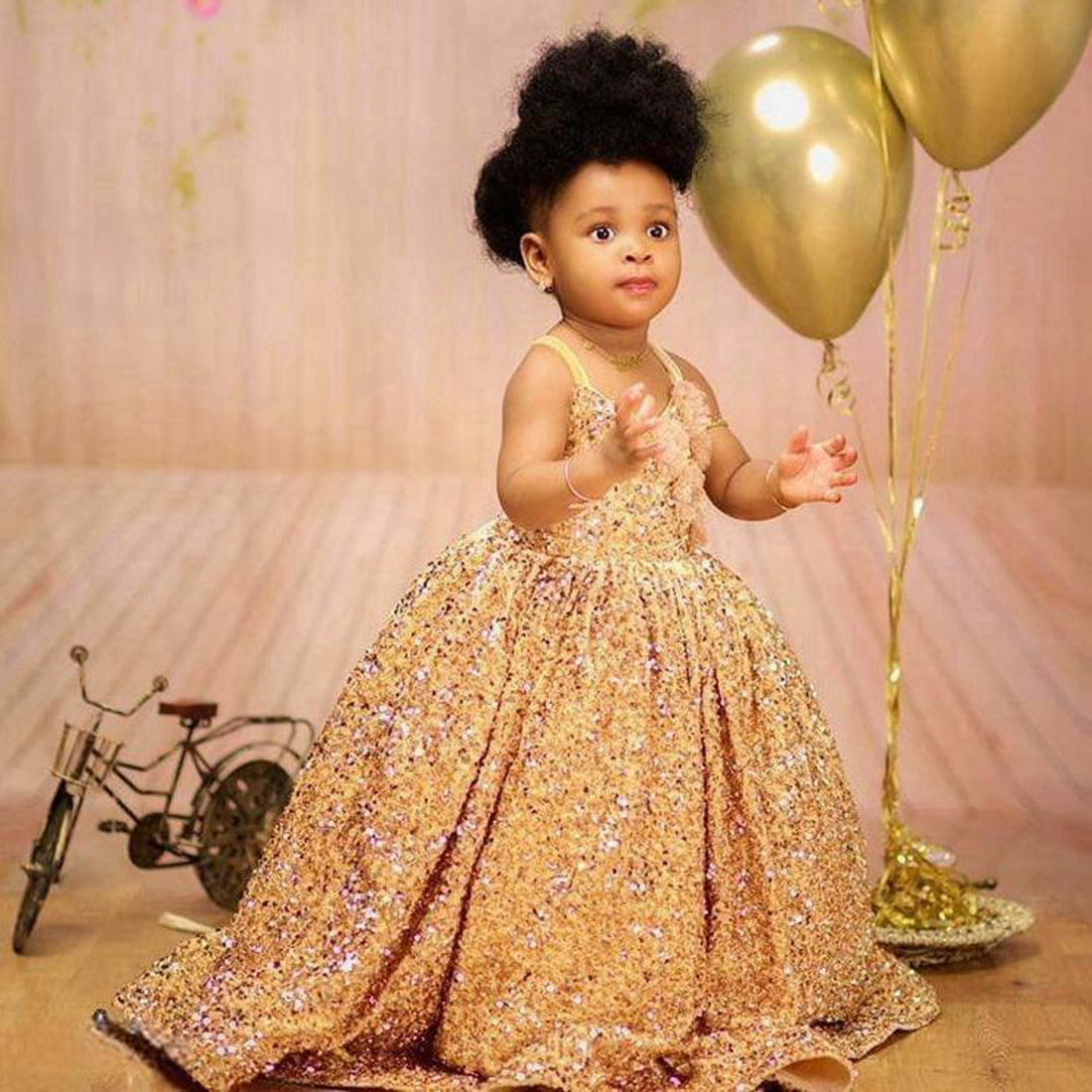 Sparkling Gold Flower Girl Dresses Spaghetti Straps Ball Gowns Princess Flowergirl Dresses Beaded Appliqued Lace Girls Birthday Party Gowns for Black 
