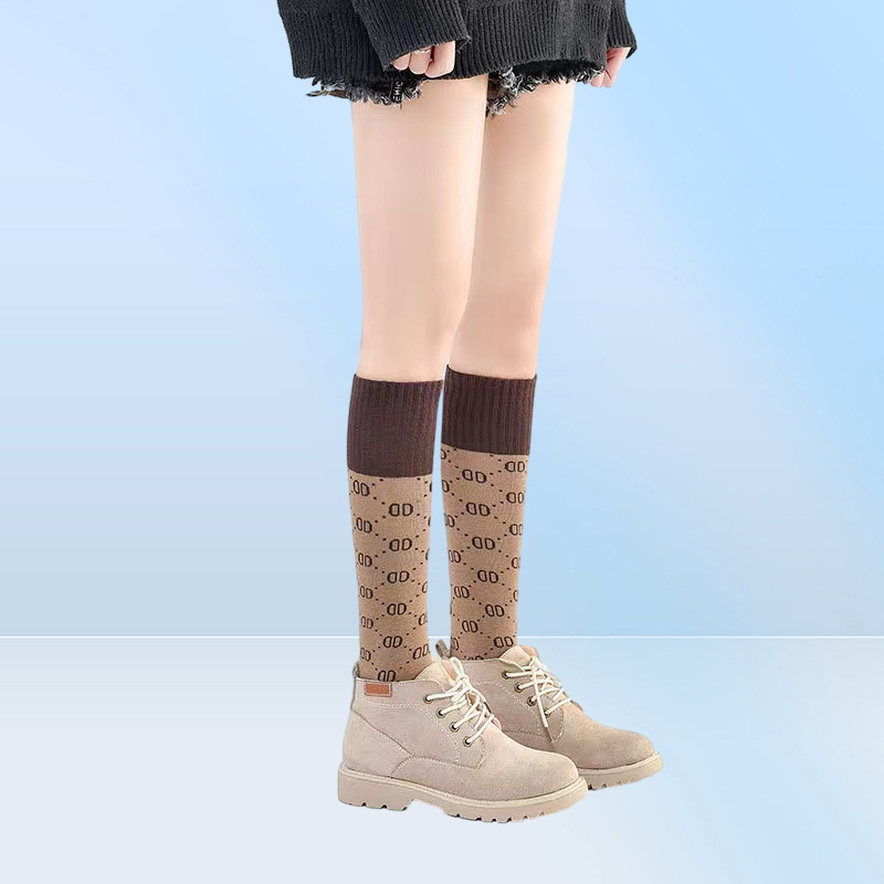 Designer Womens Socks Five Pair Luxe Sports Winter Letter PrintedSock Embroidery Cotton With Box