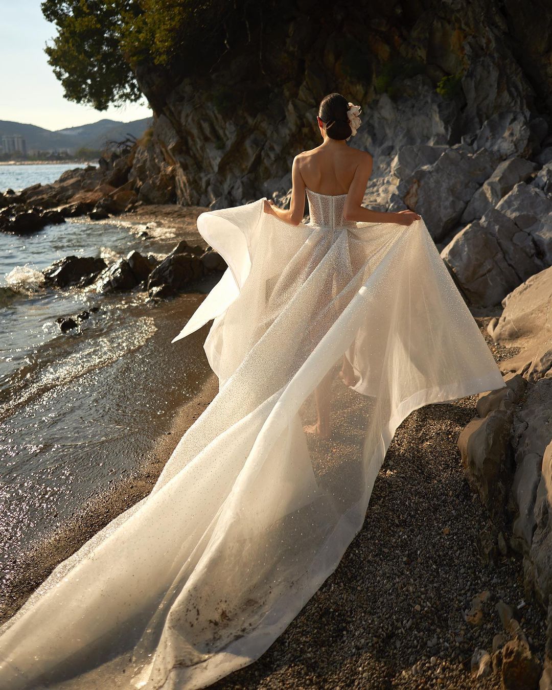 Modern Strapless Wedding Dresses Sequins Side Split Bridal Gowns A Line Princess Backless Bride Dresses Custom Made Plus Size