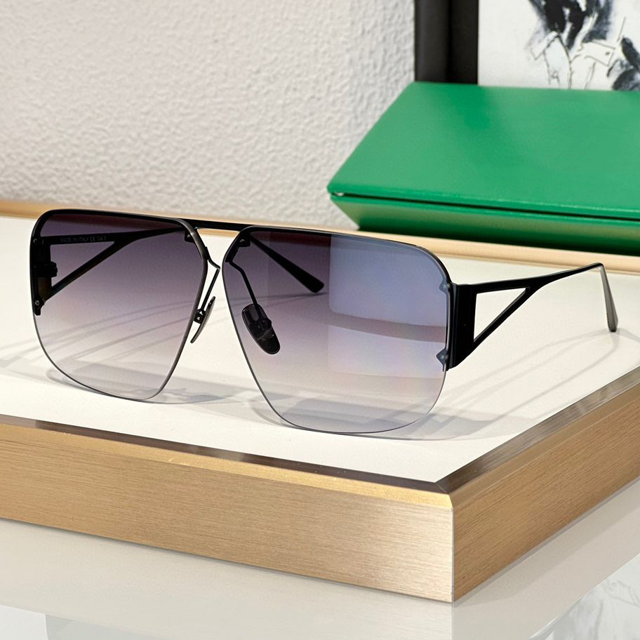 Sunglasses For Women Men Summer Designer 1065 Outdoor Fashion Beach Style Anti-Ultraviolet Retro Plate Popular Rectangular Frameless Eyeglasses Random Box