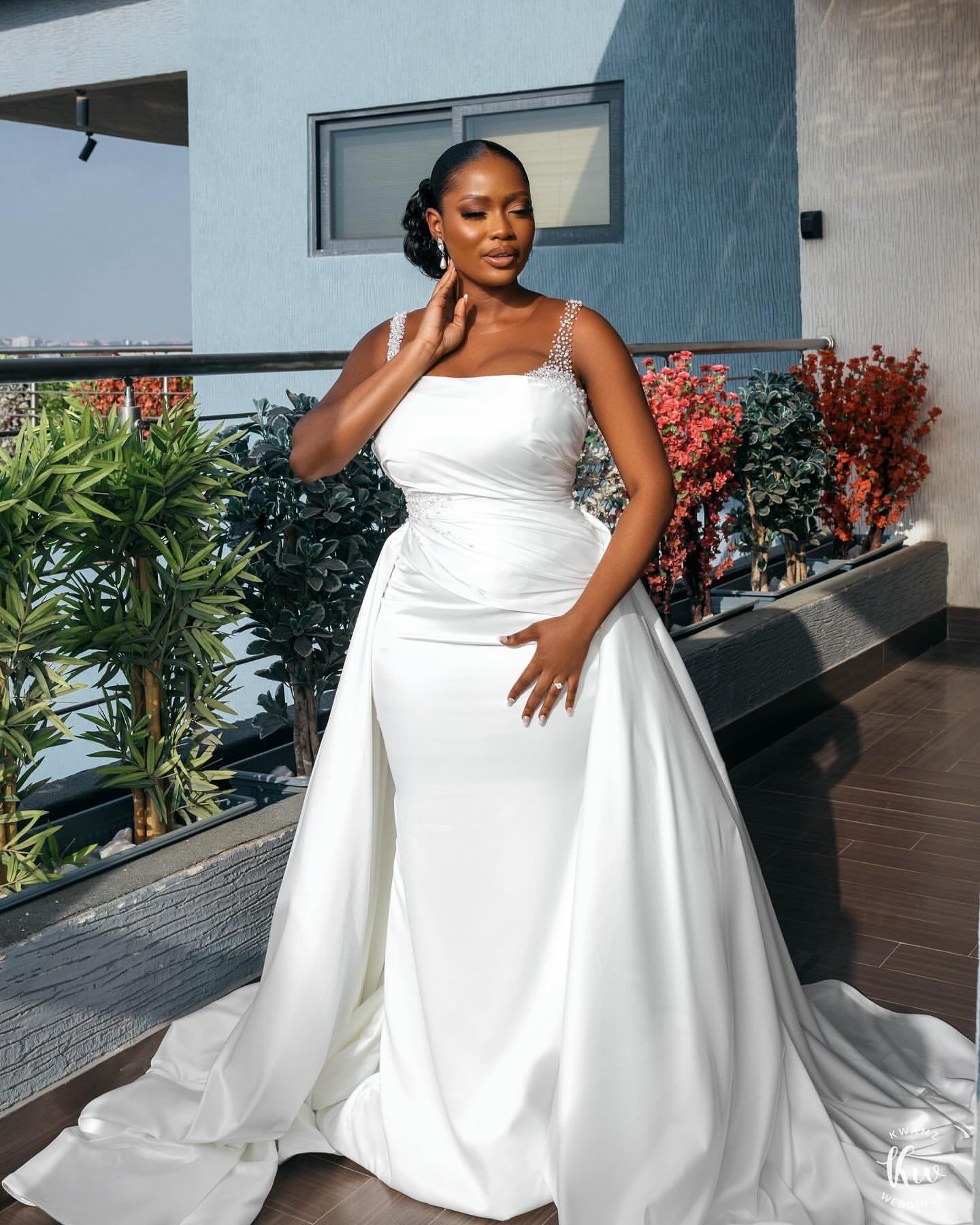 2024 Arabic Aso Ebi Plus Size Mermaid White Wedding Dress Beaded Detachable Train Satin Bridal Gowns Dresses ZJ104