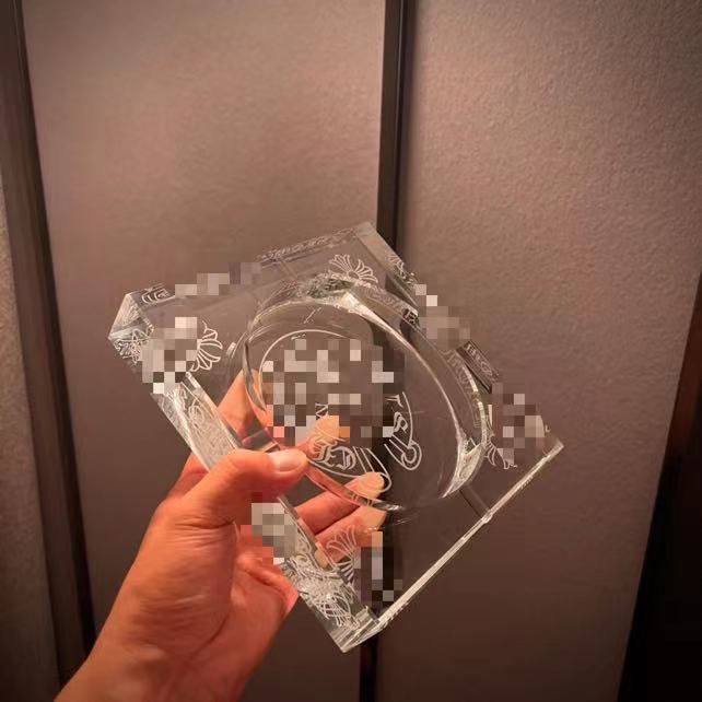 Ashtray for Home Use Three-dimensional Relief Head with Gift Box Fashion