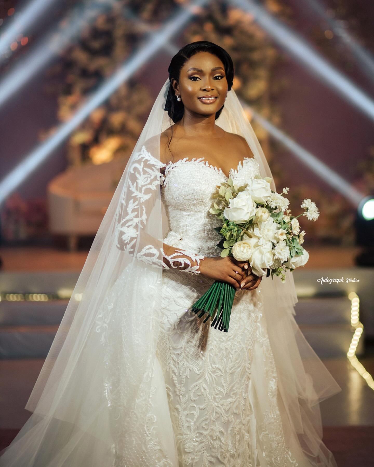 Ivory Lace Mermaid Wedding Dress | Detachable Train Bridal Gowns for Plus Size