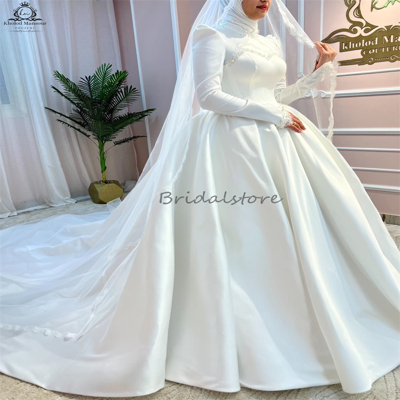 Elegant Saudi Arabic Muslim Wedding Dress 2024 High Neck Ball Gown Satin Pearls Country Bridal Dresses Long Sleeve Islamic Bride Dress Robe De Mariee 
