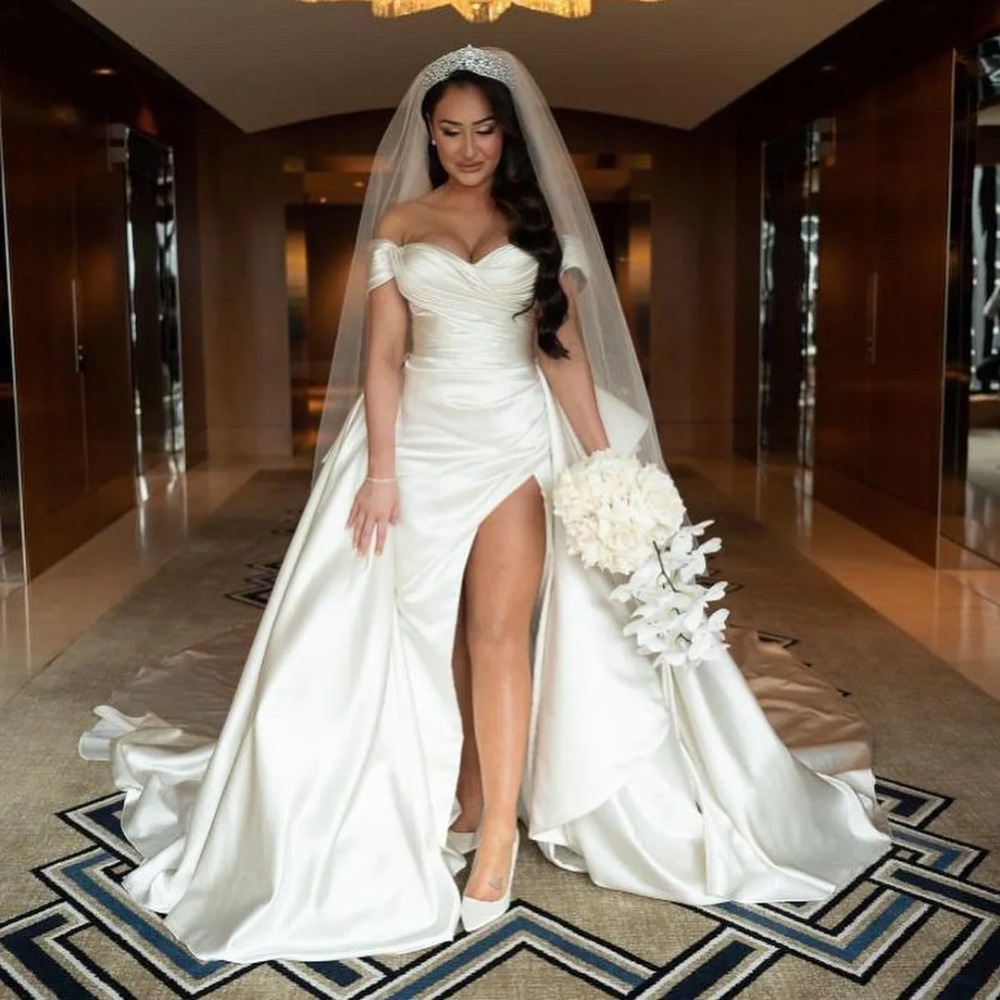 Stunningbride 2024 Fabulous Pleated Wedding Dresses Off The Shoulder Necke Side Split Satin Plus Size Bridal Gowns With Detachable Train