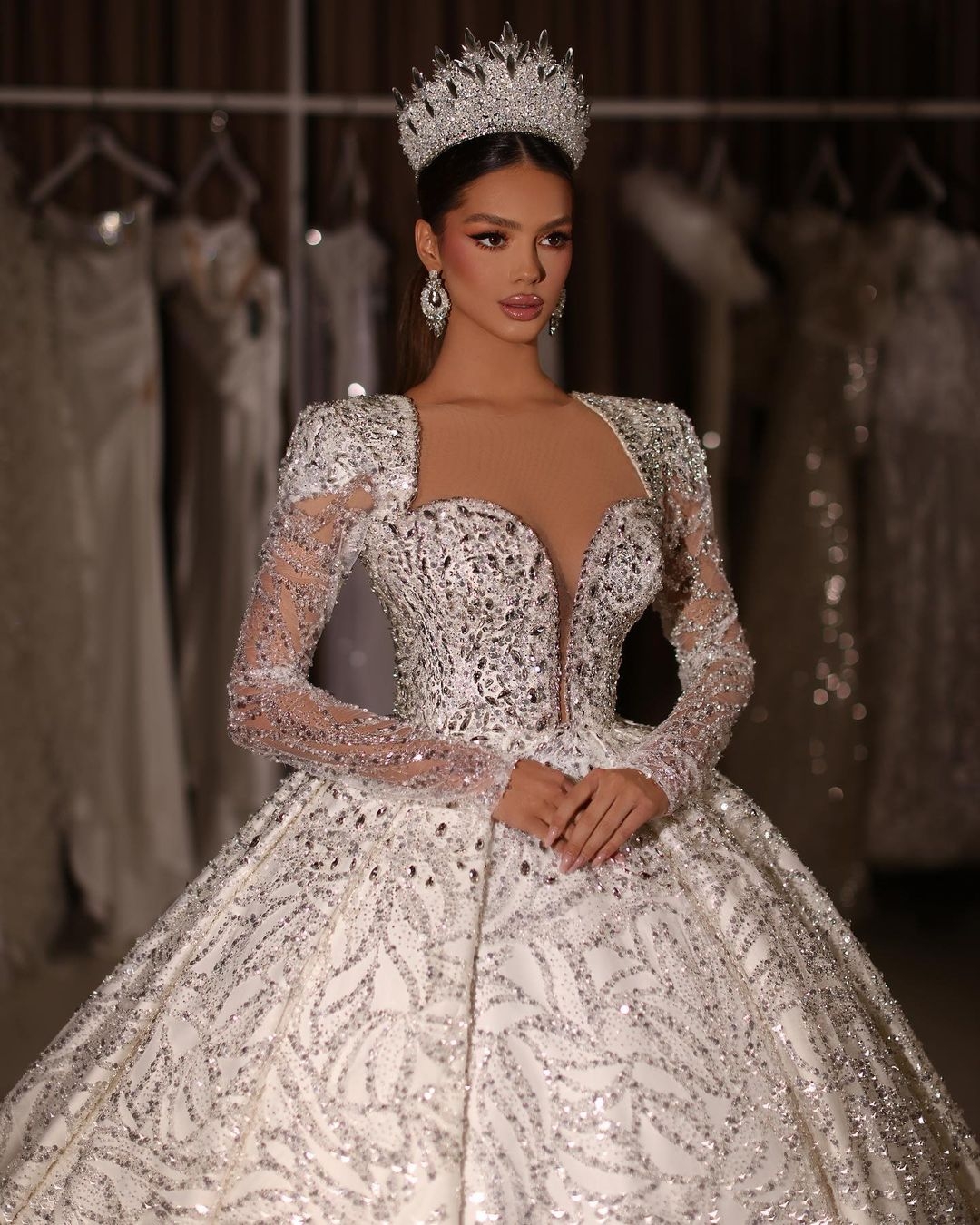 Beaded Wedding Crystal Sequins Deep V Neck Bridal Ball Gowns Princess Long Sleeve Bride Dresses Custom Made Plus Size