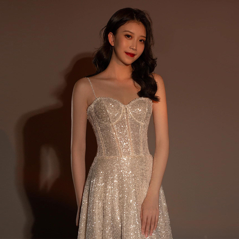 Sexy A line Wedding Dress For Women Sequins Crystal 2024 Spaghetti Straps Bride Robes sweep train bling White Bridal Gown plus size beach shiny gown V