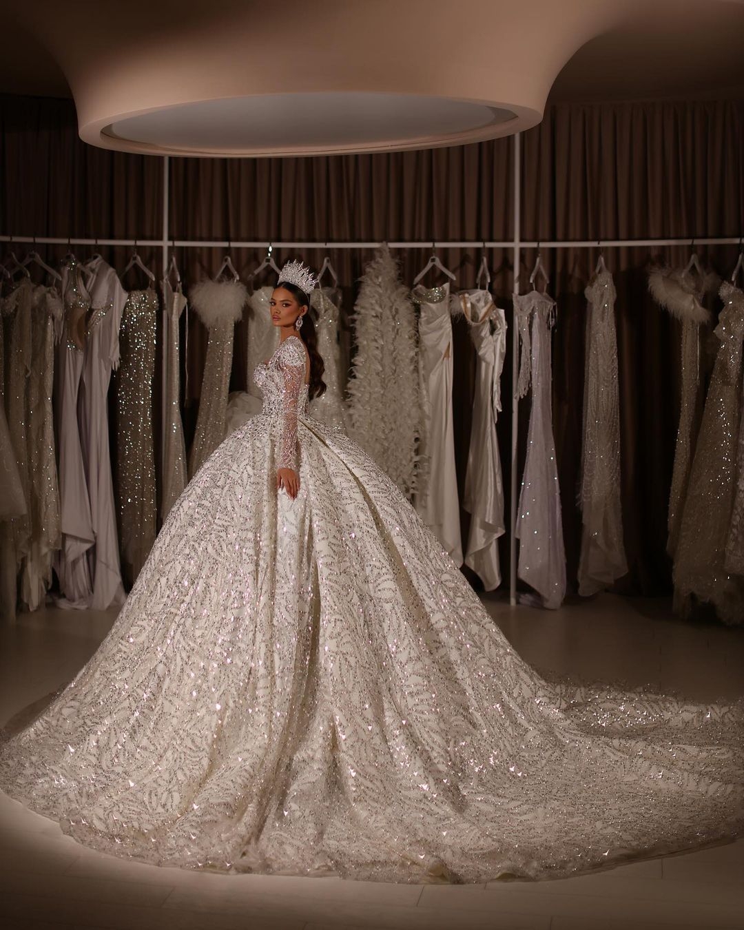 Beaded Wedding Crystal Sequins Deep V Neck Bridal Ball Gowns Princess Long Sleeve Bride Dresses Custom Made Plus Size
