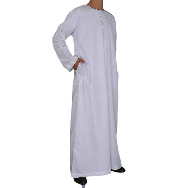 Men White Muslim Robe Islamic Kaftan Saudi Arabia Solid Color O Neck Short Sleeve Fashion Jubba Thobe Dubai Middle East Robes 240715