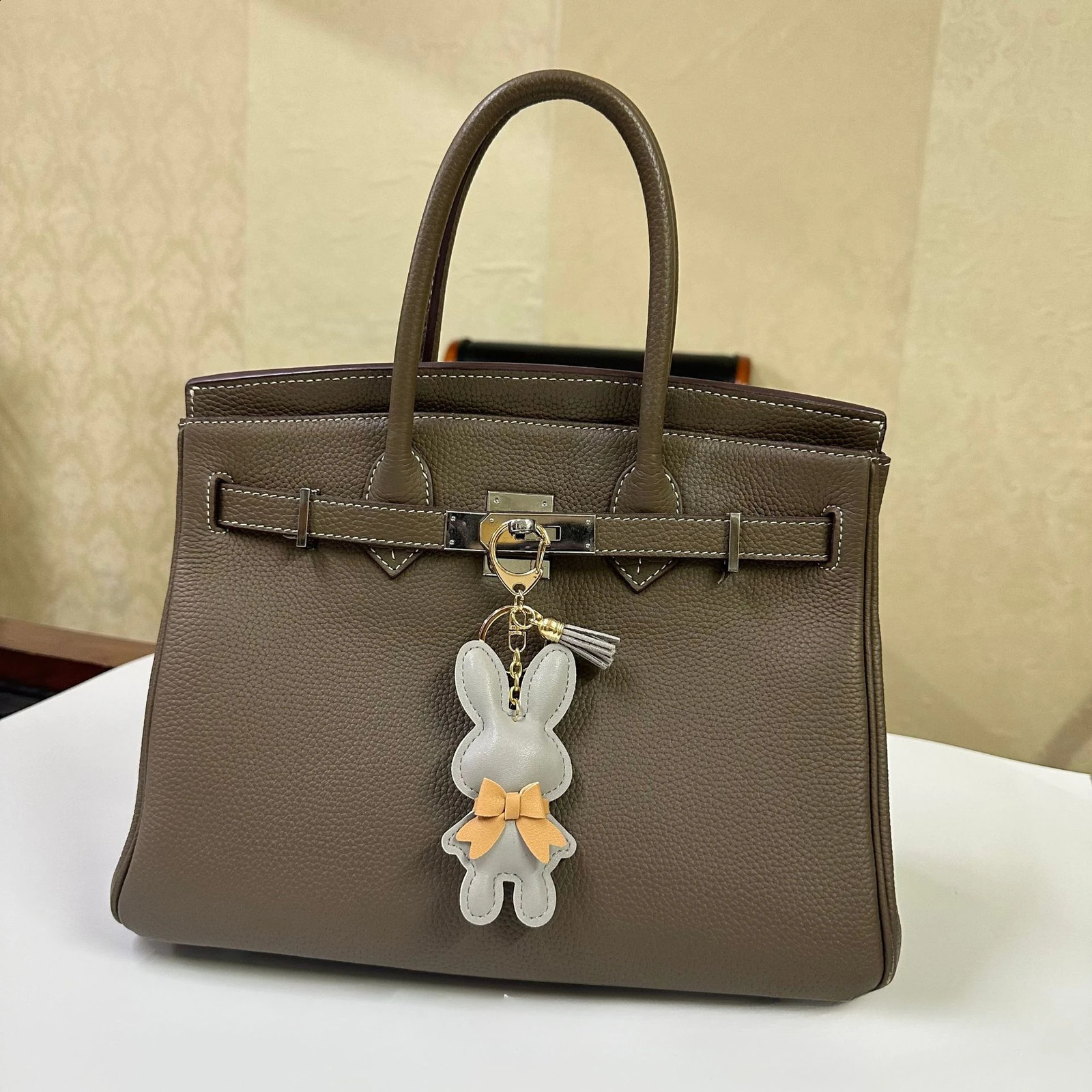 Cute Rabbit Bag Pendant Leather Car Keychain Little Cartoon Keyring Girl Gift 240731