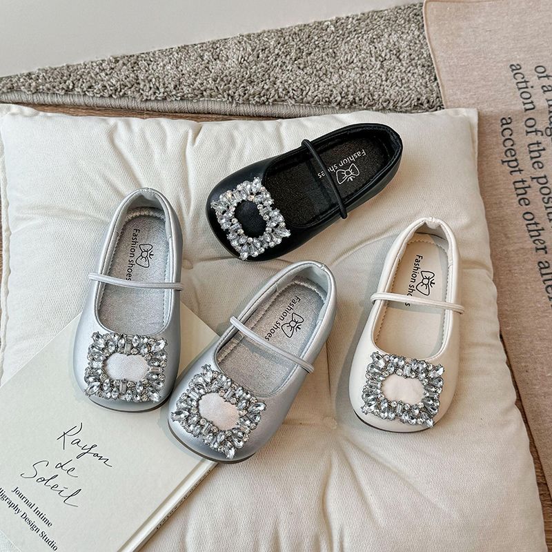 Kids Flat Shoes: Classic Square Toe Style for 2024 dh3628137
