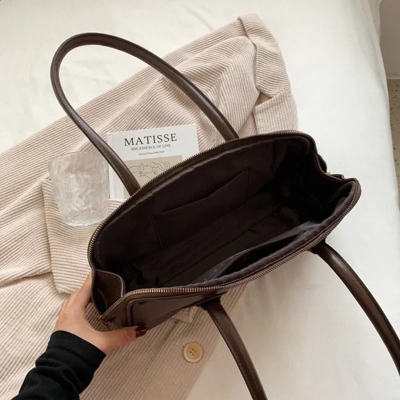 High Quality Womens Bag Youth Fashion Versatile Casual Shoulder Selling Business Party Handbag Bolsa 241227
