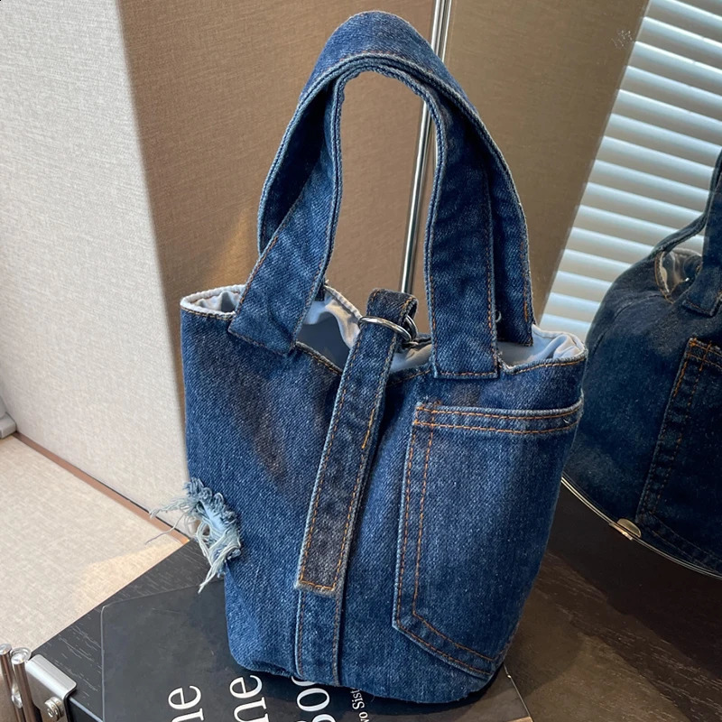 Womens Blue Denim Shoulder Bag Vintage small Ladies Shopper Jeans Original Handbag Niche Embroidered Female Crossbody Bags 240801