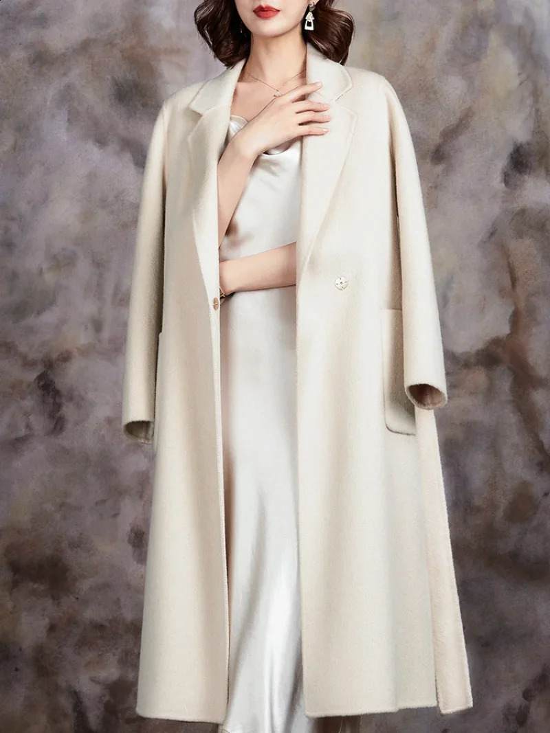 Weight loss doublesided cashmere coat for women medium to long 2023 beige color temperature slim suitable autumn and winter wool 240731