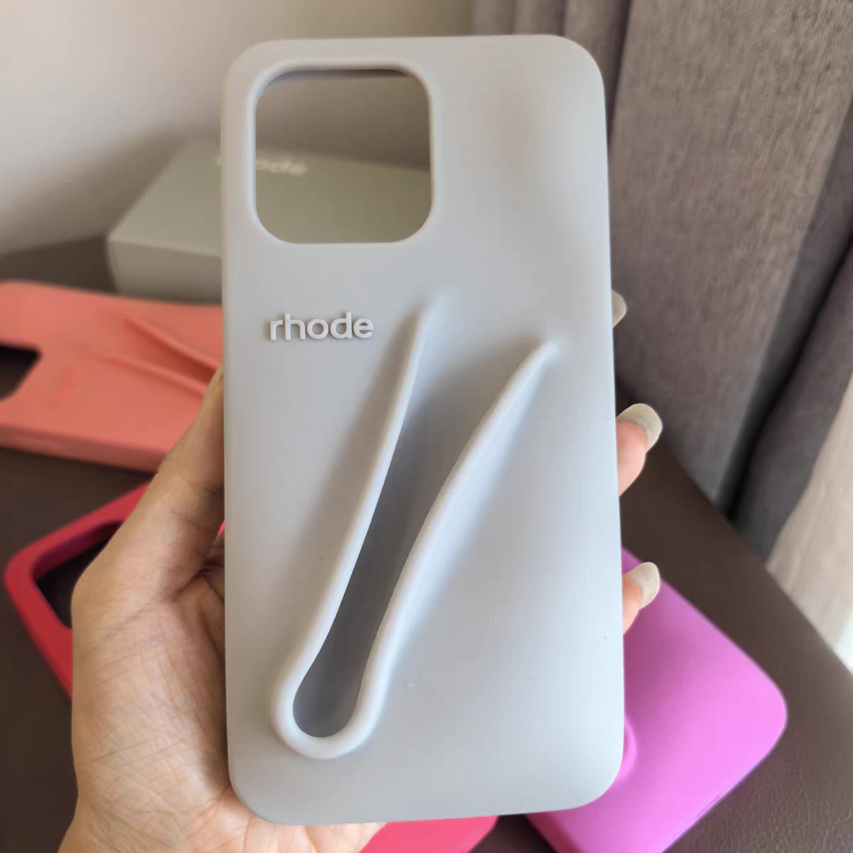 Phone case lip gloss Portable Phone Holder Lipstick Lip Balm 3D Makeup Clip Soft Silicone Mobile Back Cover For iPhone 15 14 13 12 Pro Max