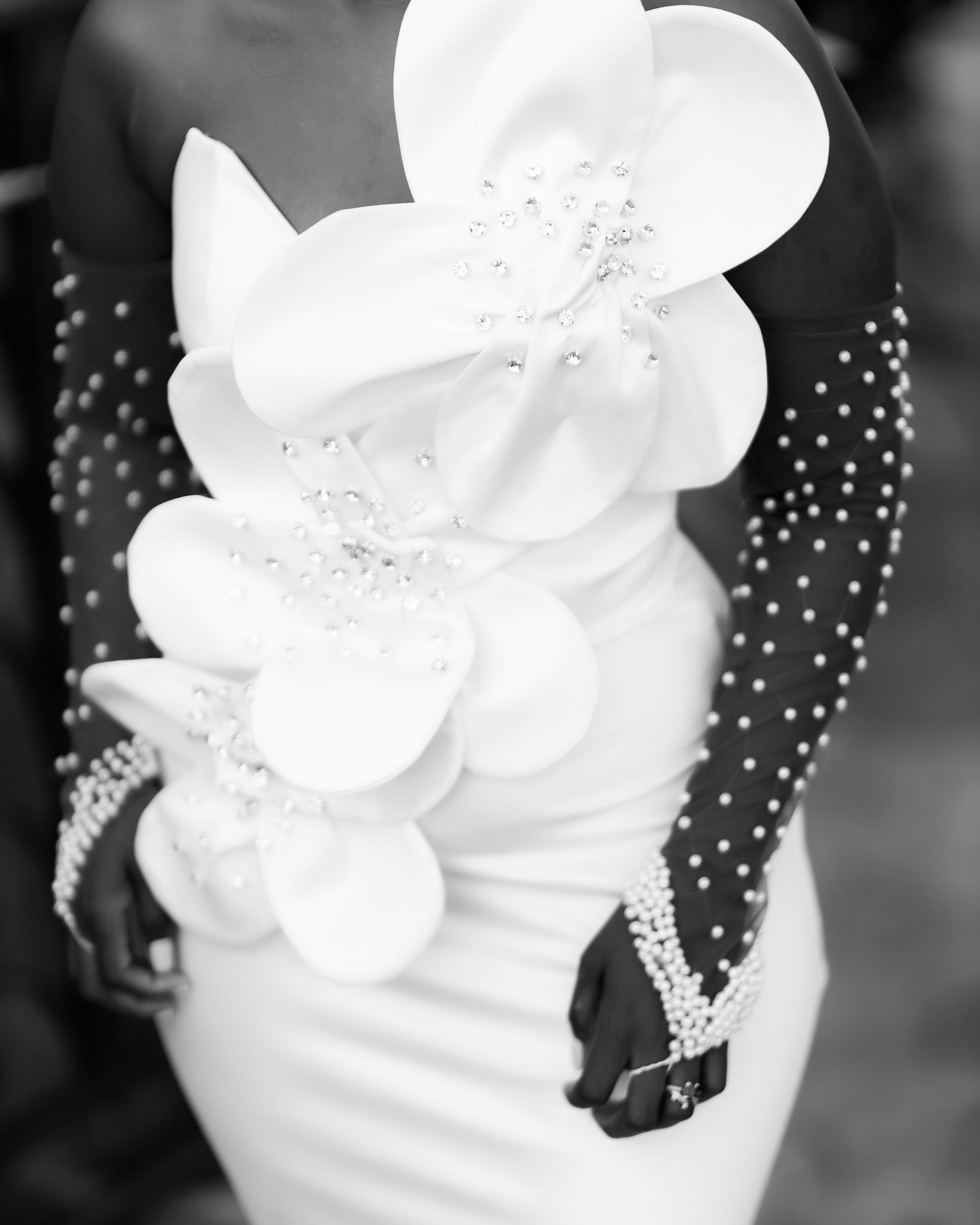 2024 Arabic Aso Ebi Plus Size White Mermaid Wedding Dresses Crystals Pearls Flowers Full Sleeves Bridal Gowns Dress ZJ026