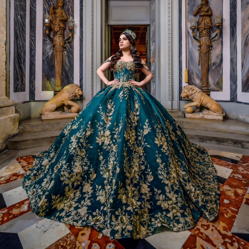 Emerald Green Quinceanera Dresses For 16 Girl Off the Shoulder Gold Appliques Beads Tull Princess Ball Gowns Birthday Prom