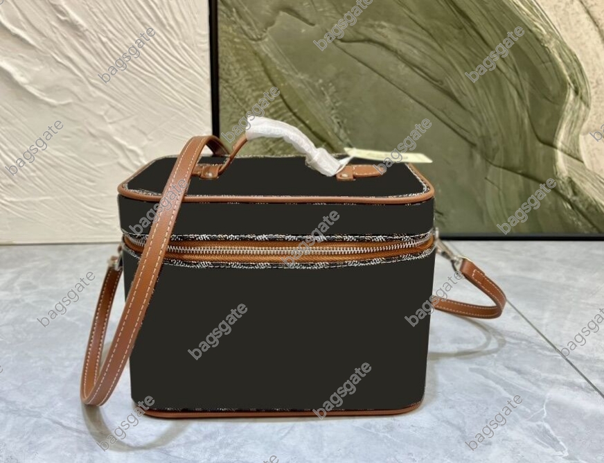 7a Designer Women case cosmetic Vanity bags Fashion Makeup Hnadbags with crossbody strap for Travell outdoor