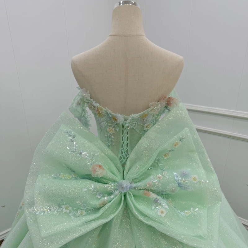 Sage Green Shiny Quinceanera Dresses Off The Shoulder Appliqued Lace Sweet 15 Prom Gowns Beading vestidos de 16 Pageant Wear