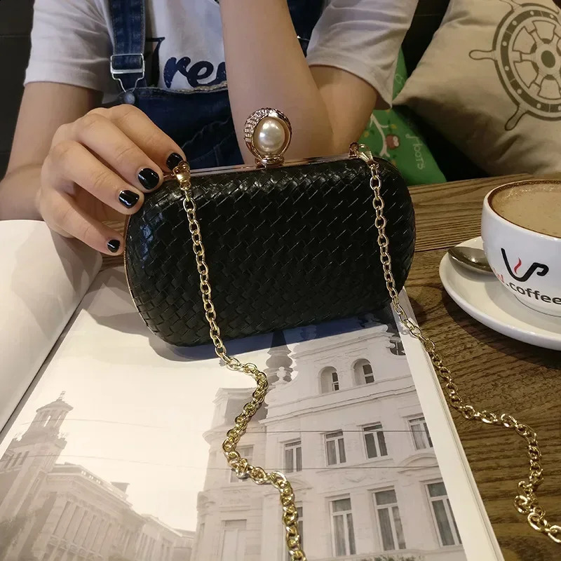 Womens Bag Trendy Summer Dinner Fashionable Handheld Single Shoulder Diagonal Straddle Chain Small Manufacturer 240731