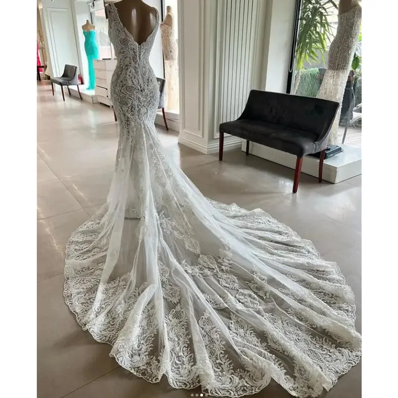 Plus Size Modern Mermaid Beach Wedding Dresses V-neck Lace Applique Chapel Train Open Back Trumpet Bridal Gown vestidos novia
