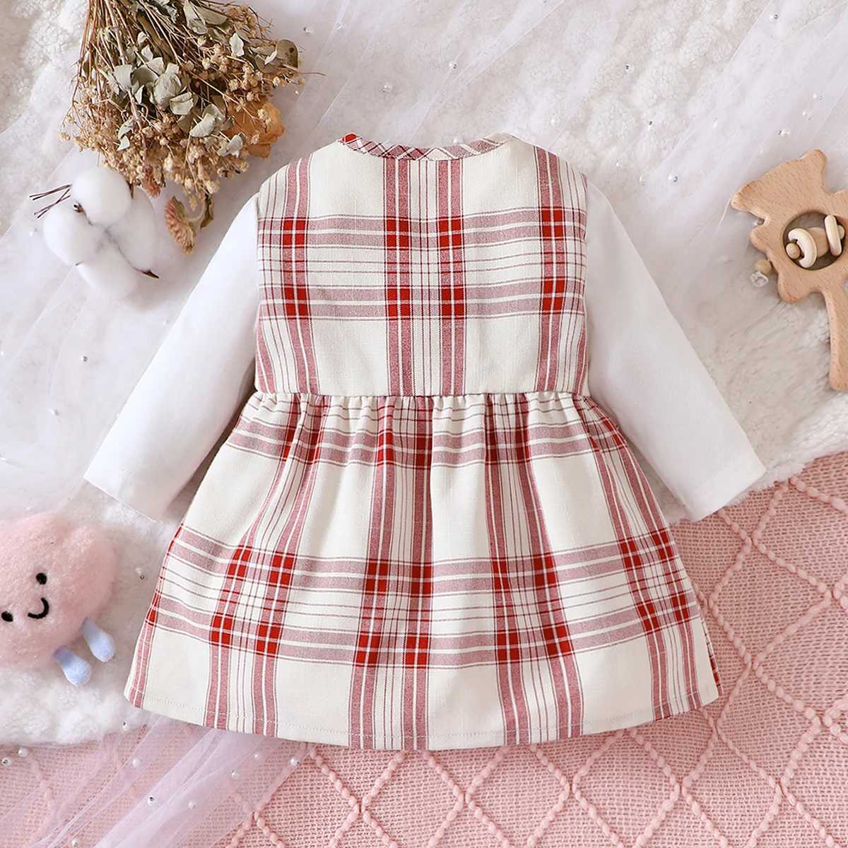 Girls Dress With A Ruffled Collar Long Sleeved Button Up Bow Tie Fluffy Skirt Plaid Pattern Fashionable New Home Style X2502201