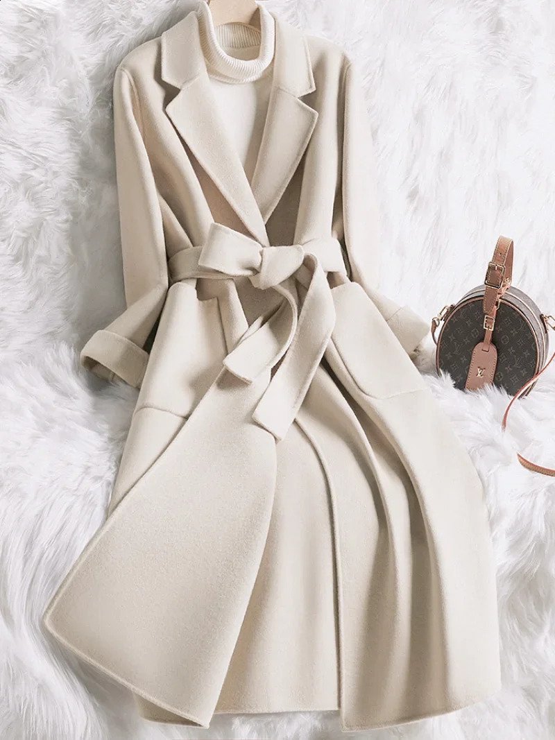 Weight loss doublesided cashmere coat for women medium to long 2023 beige color temperature slim suitable autumn and winter wool 240731