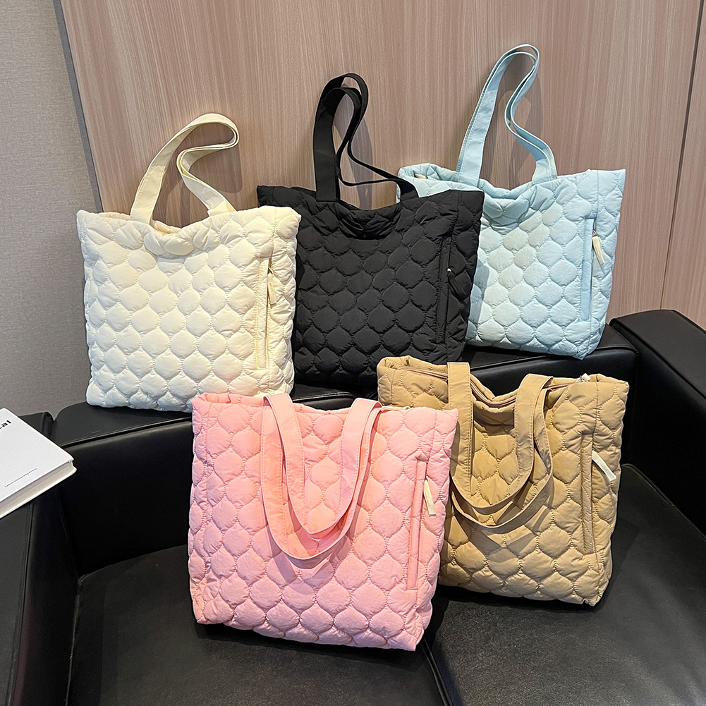 Quilted Women Handbags Large Capacity Winter Shoulder Bag Fashion Cloud Cotton Padded Elegant Ruched Tote Bag Soft for Vacation
