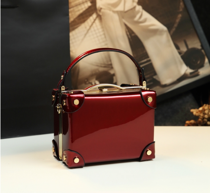 New Fashion Small Box Shoulder Bags for Women Handbag Patent Leather Messenger Bag Ladies Red Wedding Clutch Phone Tote