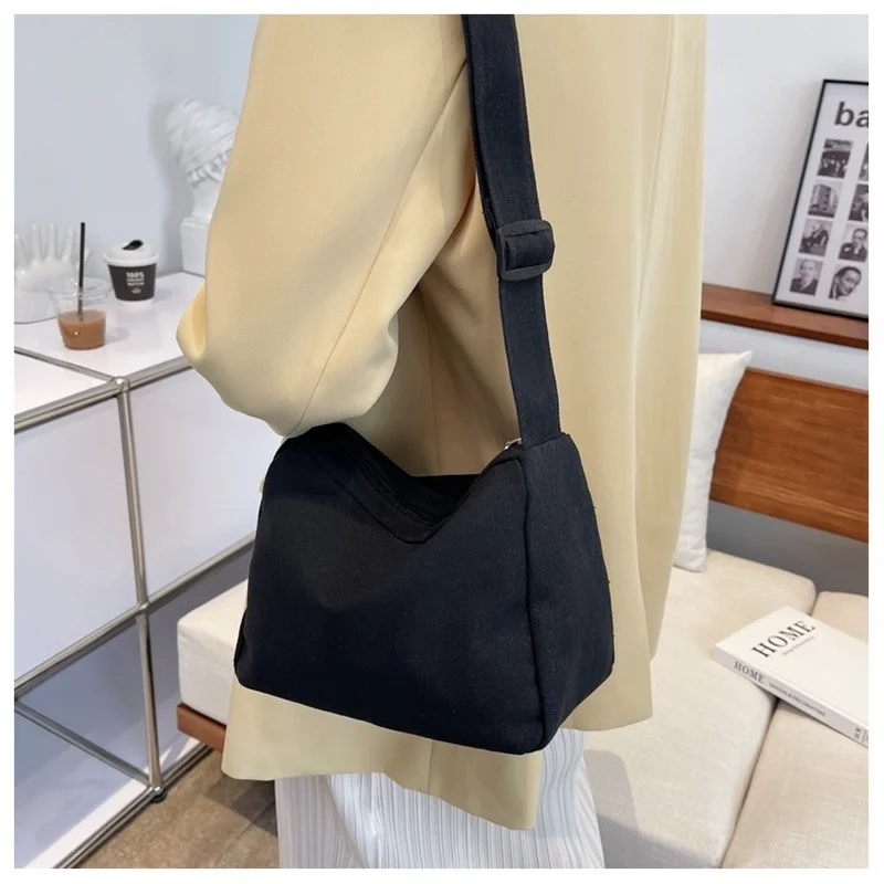 Large-capacity Shoulder Bag 2022 New Women's Fashion Simple Commuter Messenger Tote Bag