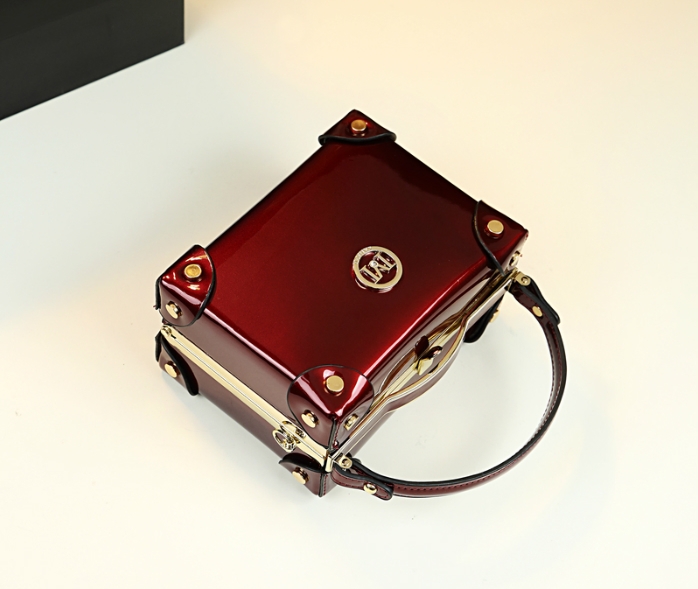New Fashion Small Box Shoulder Bags for Women Handbag Patent Leather Messenger Bag Ladies Red Wedding Clutch Phone Tote