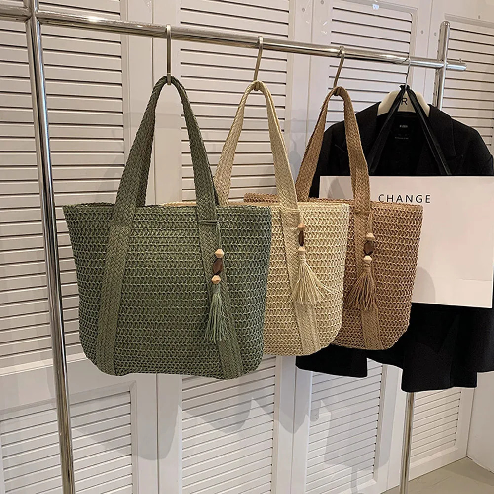 Summer Straw Woven Bag Fashion Handmade Simple Large Capacity with Tassel Pendant HandWoven Handbags Shopping Handbag Tote 240823