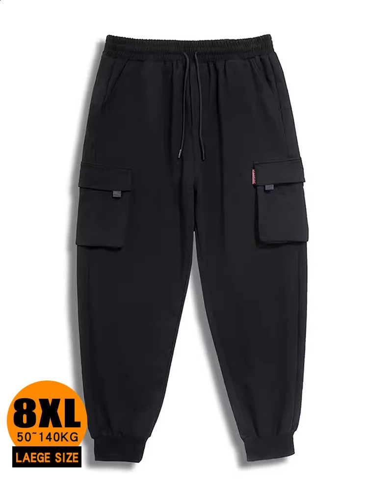 Large baggy mens overalls add extra weight to make the sweatpants more comfortable and tie-in with casual pants 240822